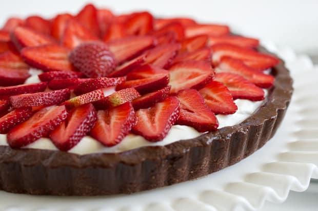 Strawberry Brownie Tart | Get Inspired Everyday! 