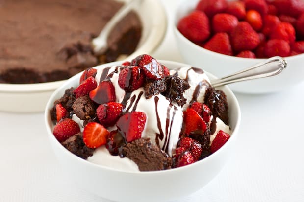 Strawberry Brownie Sundae | Get Inspired Everyday! 