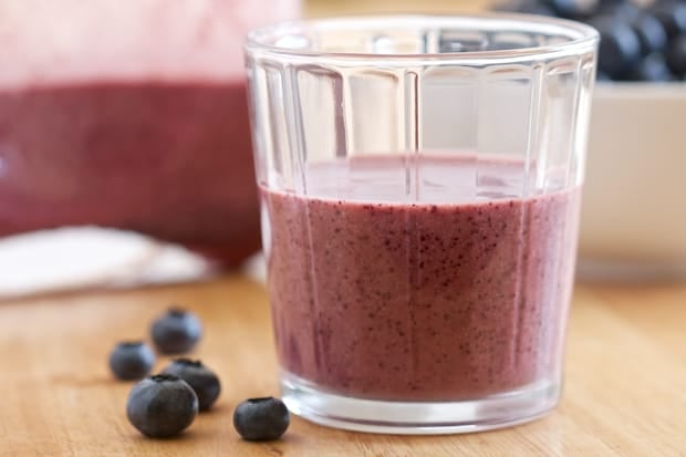 Blueberry Peaches and Cream Smoothie | Get Inspired Everyday! 