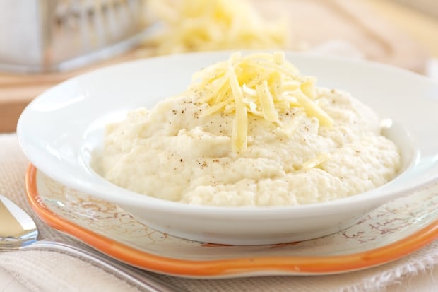 Cheesy Mashed Cauliflower | Get Inspired Everyday! 