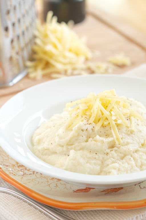 Cheesy Mashed Cauliflower | Get Inspired Everyday! 