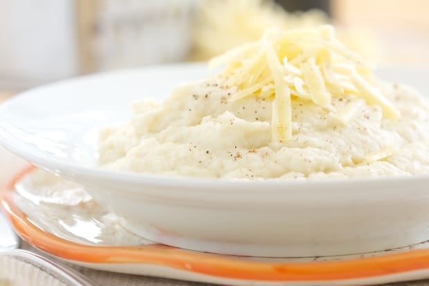 Cheesy Mashed Cauliflower | Get Inspired Everyday! 