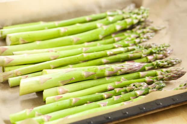 Roasted Asparagus with Lemon Feta Vinaigrette | Get Inspired Everyday! 