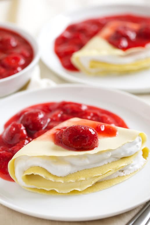 Strawberries and Cream Crepes | Get Inspired Everyday! 