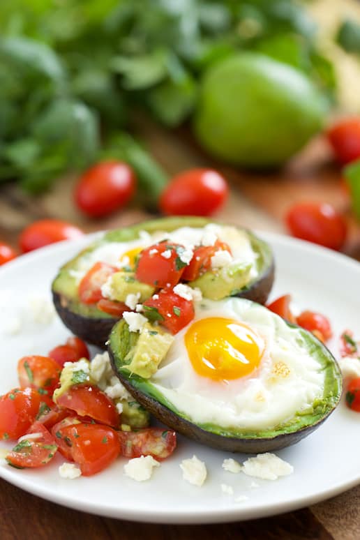 Mexican Baked Avocado Eggs | Get Inspired Everyday! 