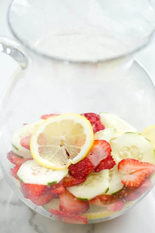 Spring Strawberry Spa Water | Get Inspired Everyday! 