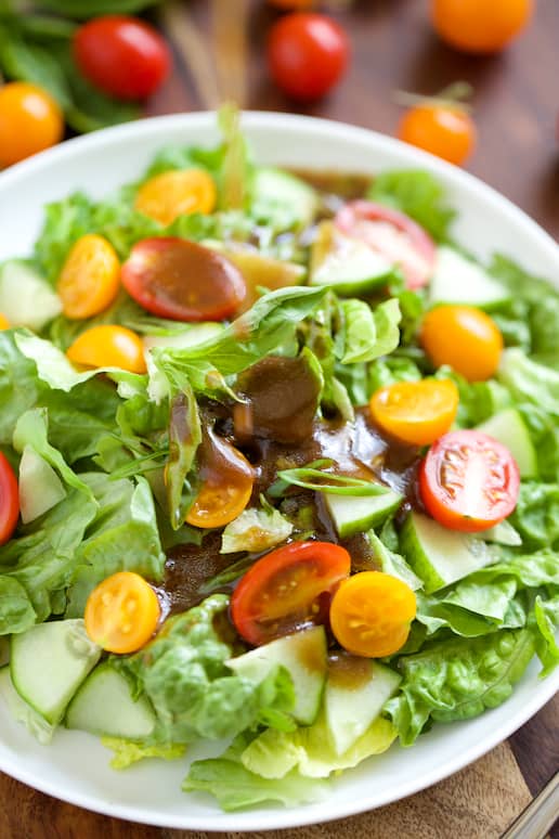 Whole30 Balsamic Vinaigrette Salad Dressing - Tastes Lovely