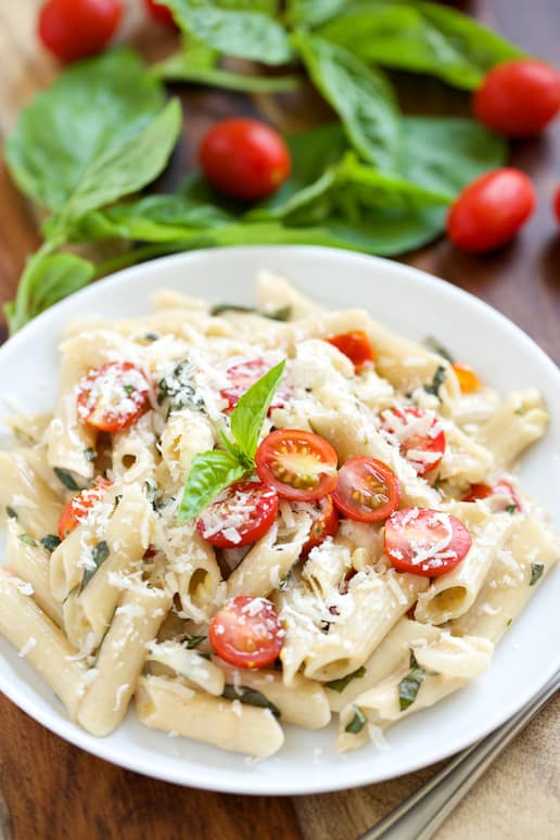 Summertime Penne with Fresh Corn, Tomatoes, and Basil | Get Inspired Everyday! 