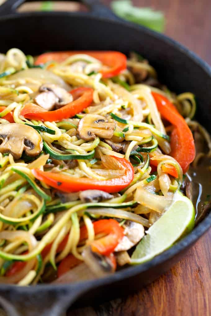Veggie Fajita Noodles | Get Inspired Everyday! 