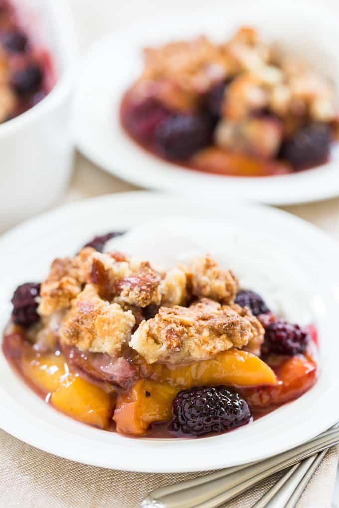 Blackberry Cardamom Peach Crisp | Get Inspired Everyday!