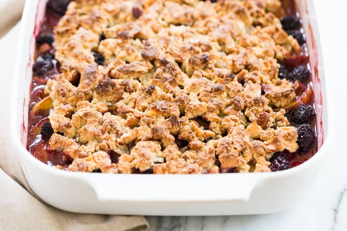 Blackberry Cardamom Peach Crisp | Get Inspired Everyday!