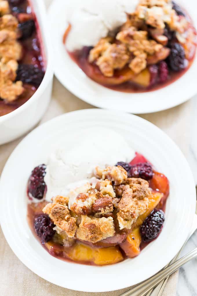 Blackberry Cardamom Peach Crisp | Get Inspired Everyday!