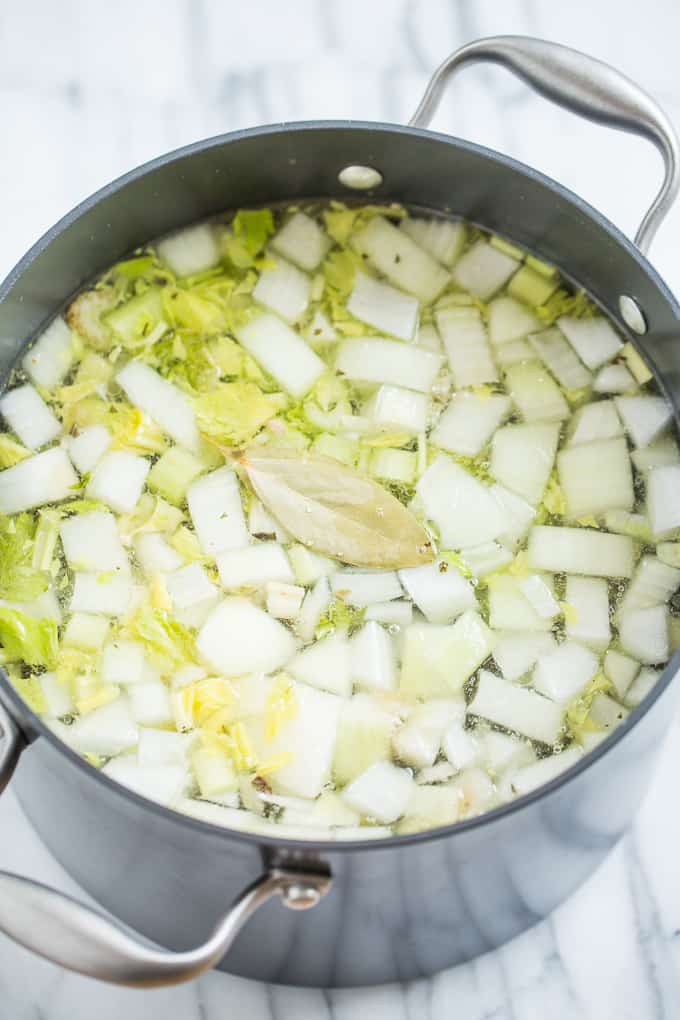 How to Make Homemade Chicken or Turkey Stock | Get Inspired Everyday!