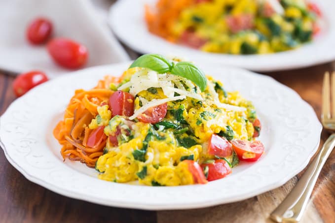 Veggie Scrambled Eggs with Aged White Cheddar | Get Inspired Everyday!