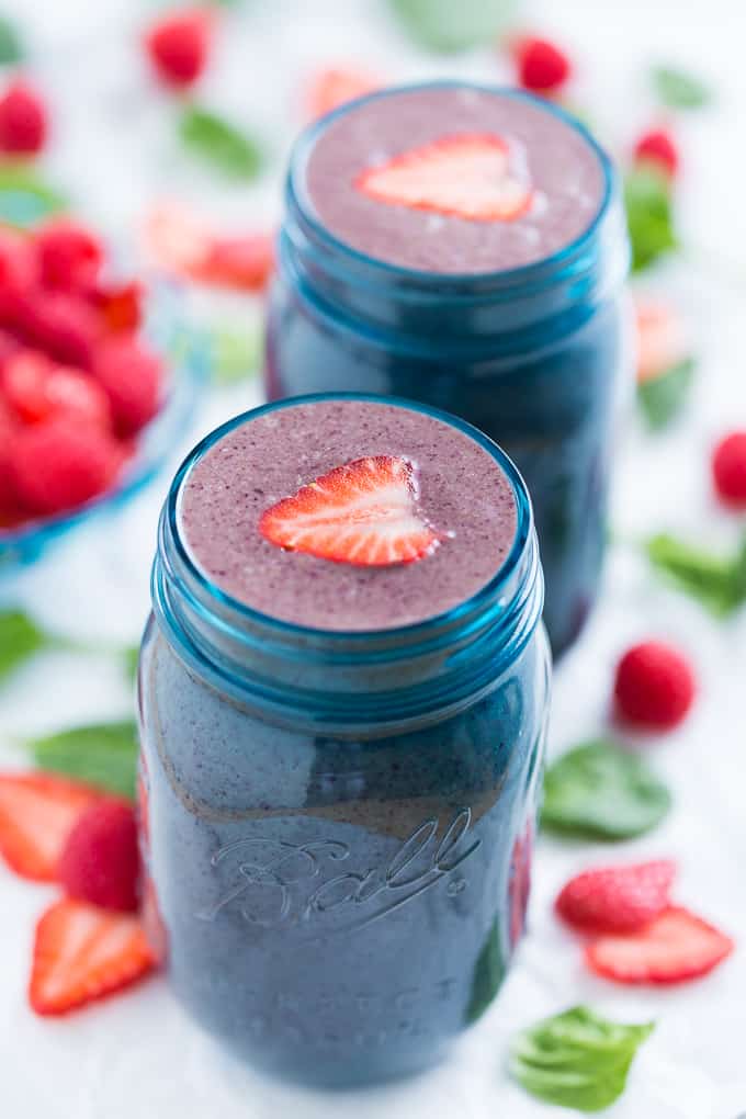 Berry Green Smoothie | Get Inspired Everyday!