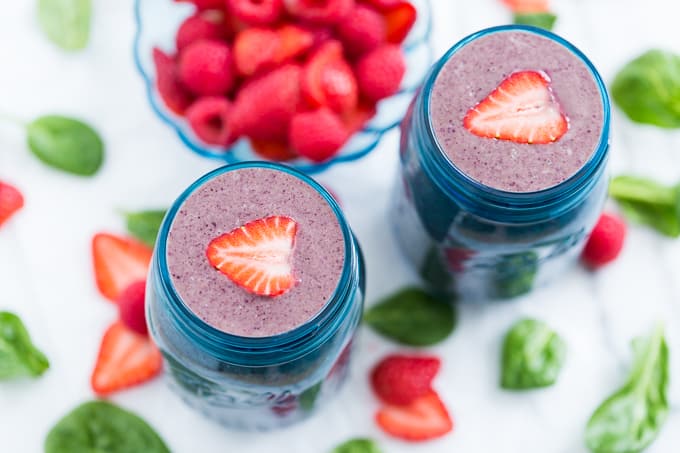 Berry Green Smoothie | Get Inspired Everyday!
