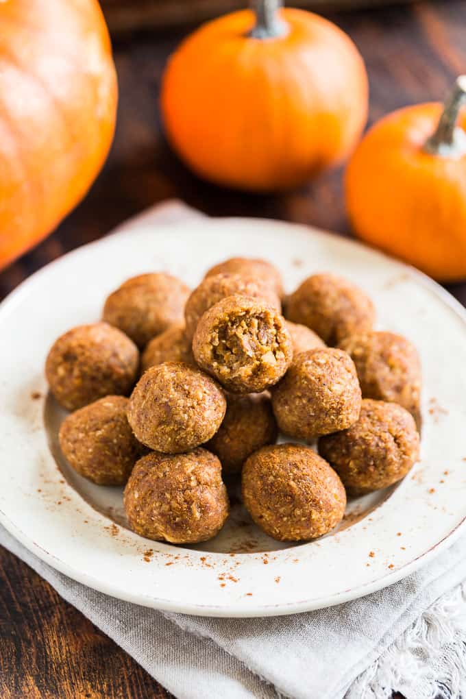 Pumpkin Pie Energy Bites | Get Inspired Everyday!