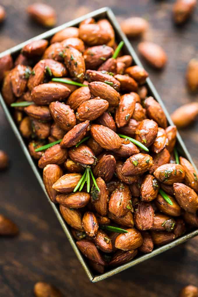 Rosemary Sea Salt Roasted Almonds | Get Inspired Everyday!