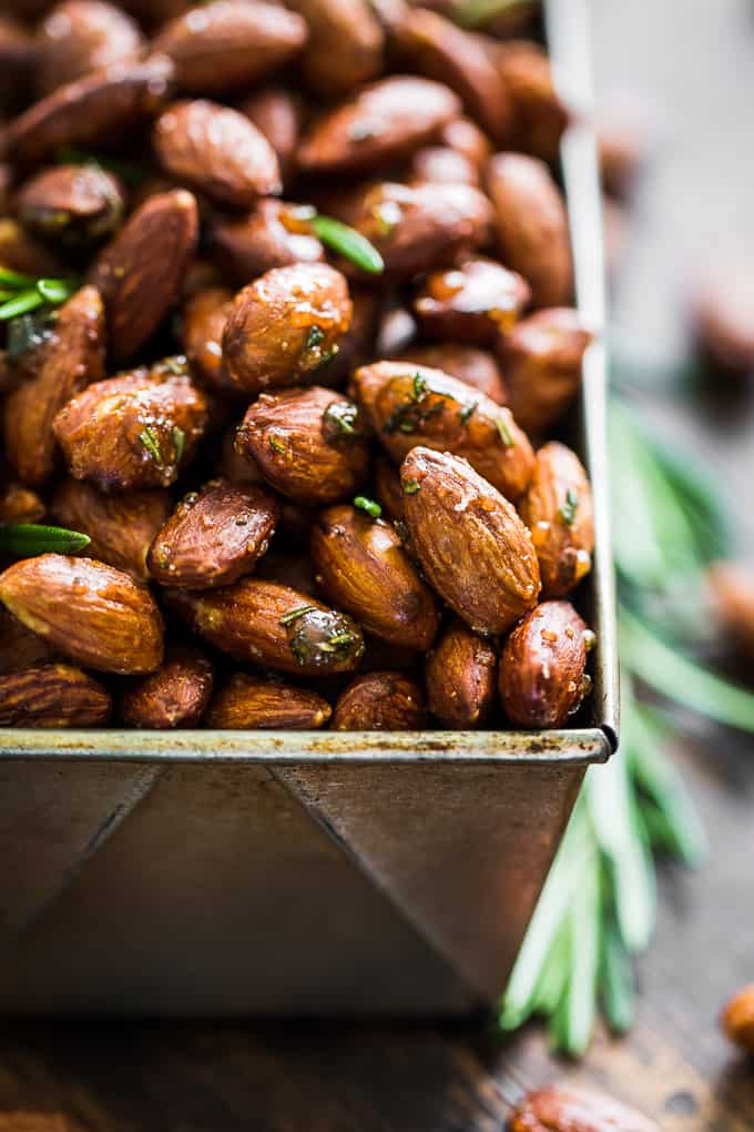 Rosemary Sea Salt Roasted Almonds | Get Inspired Everyday!