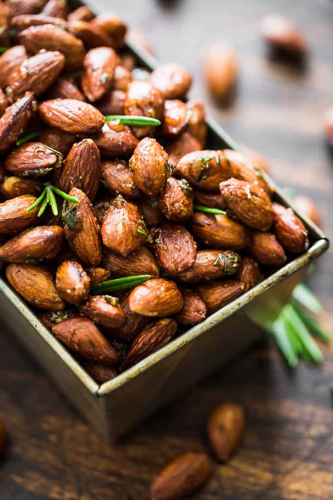 Rosemary Sea Salt Roasted Almonds | Get Inspired Everyday!