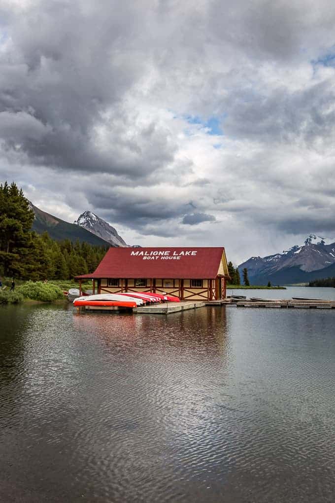 Tips for visiting Maligne Lake in Jasper National Park | Get Inspired Everyday!