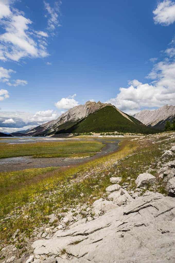 Tips for visiting Maligne Lake in Jasper National Park | Get Inspired Everyday!