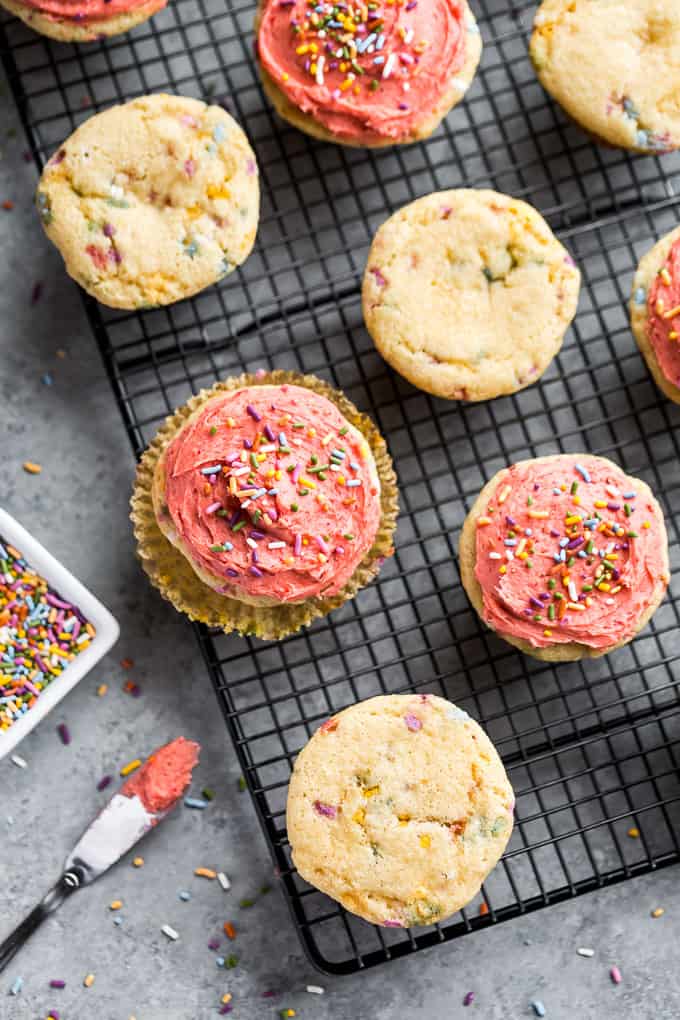 Natural Funfetti Cupcakes with Strawberry Buttercream | Get Inspired Everyday!