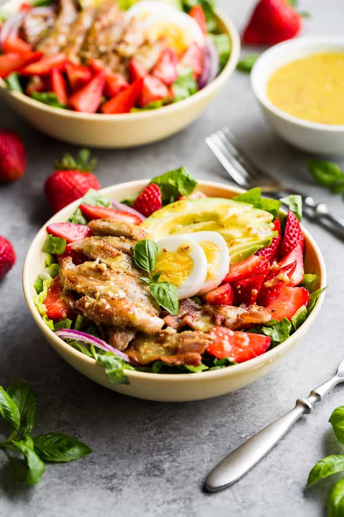Strawberry Cobb Salad (Whole30) | Get Inspired Everyday!