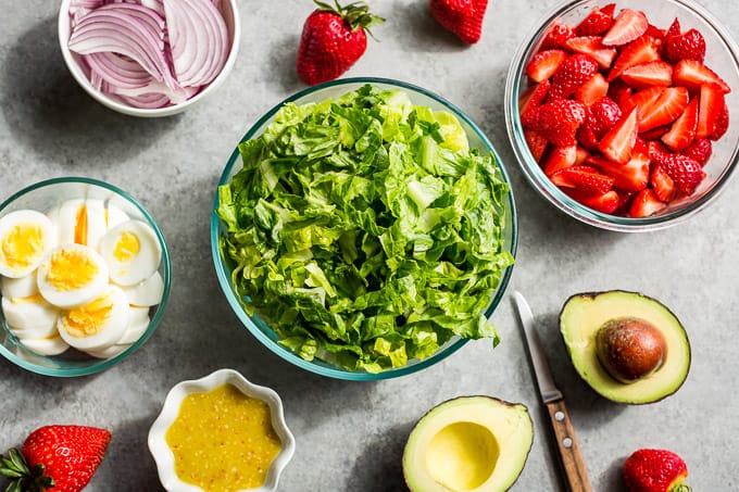 Strawberry Cobb Salad (Whole30) | Get Inspired Everyday!