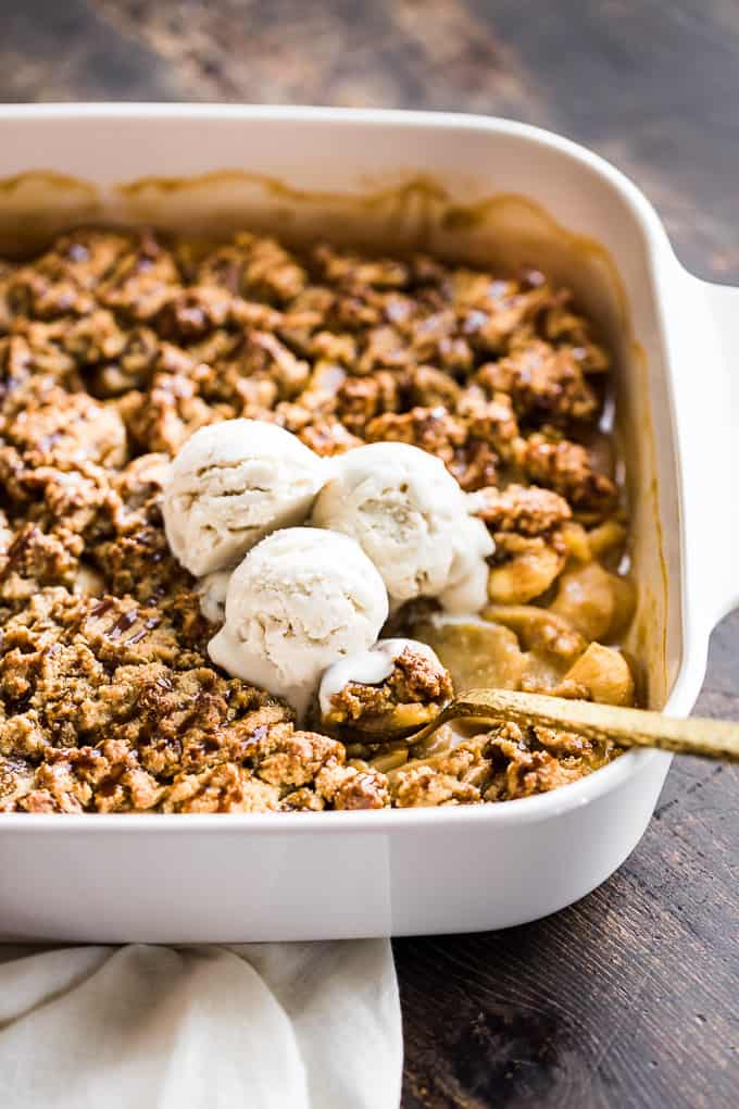 Paleo Caramel Apple Crisp | Get Inspired Everyday!