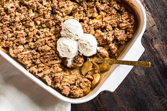 Paleo Caramel Apple Crisp | Get Inspired Everyday!