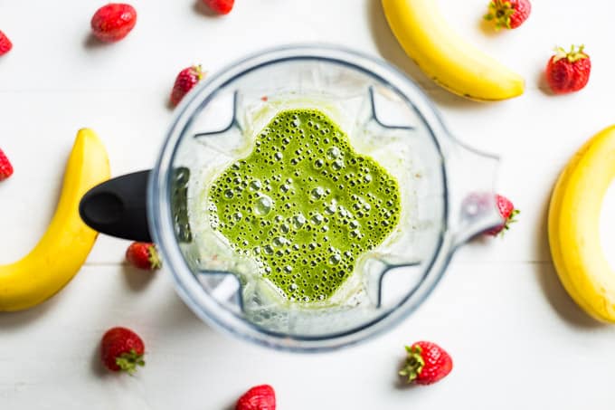 Strawberry Banana Green Smoothie | Get Inspired Everyday!