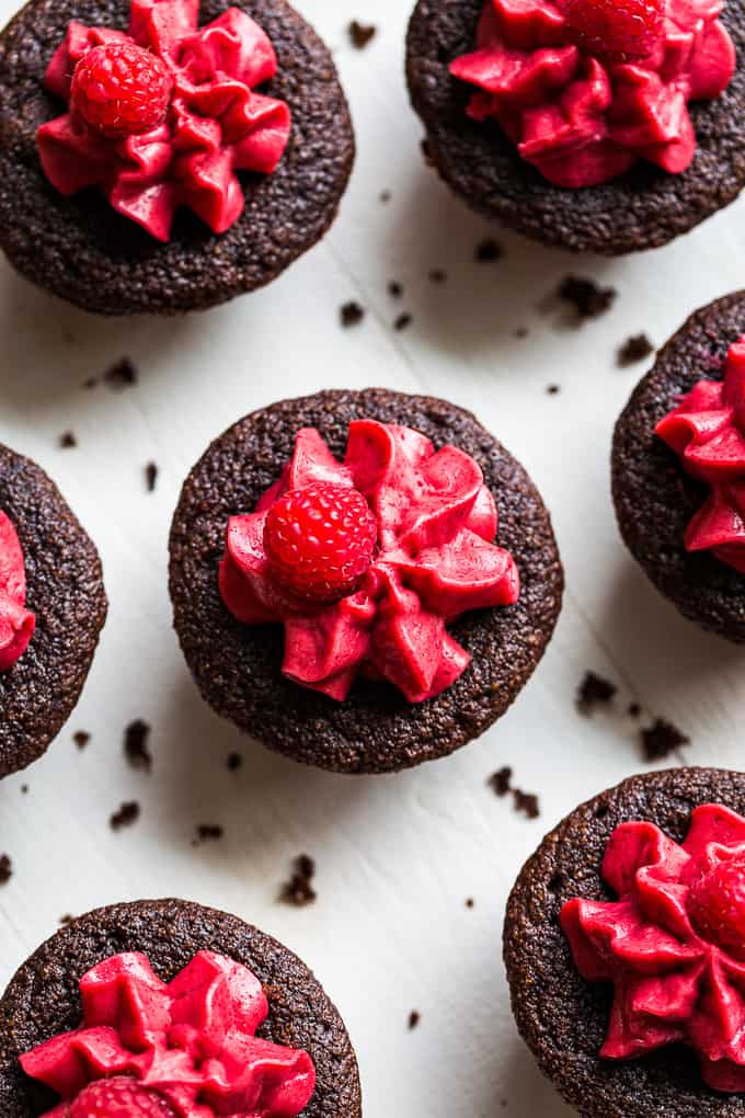 Gluten Free Chocolate Cupcakes with Raspberry Buttercream Frosting | Get Inspired Everyday!
