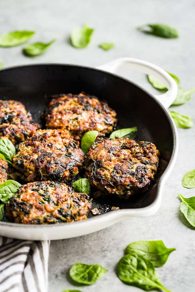 Sun-dried Tomato Spinach Turkey Burgers | Get Inspired Everyday!