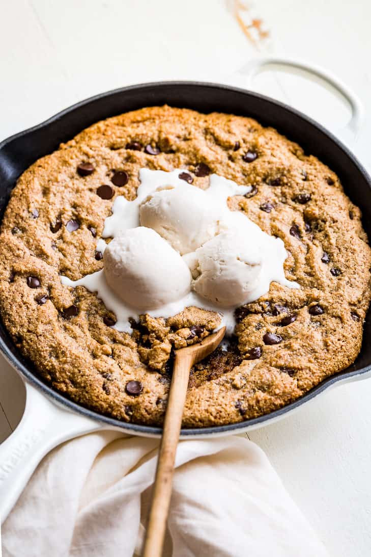 Paleo Chocolate Chip Skillet Cookie | Get Inspired Everyday!