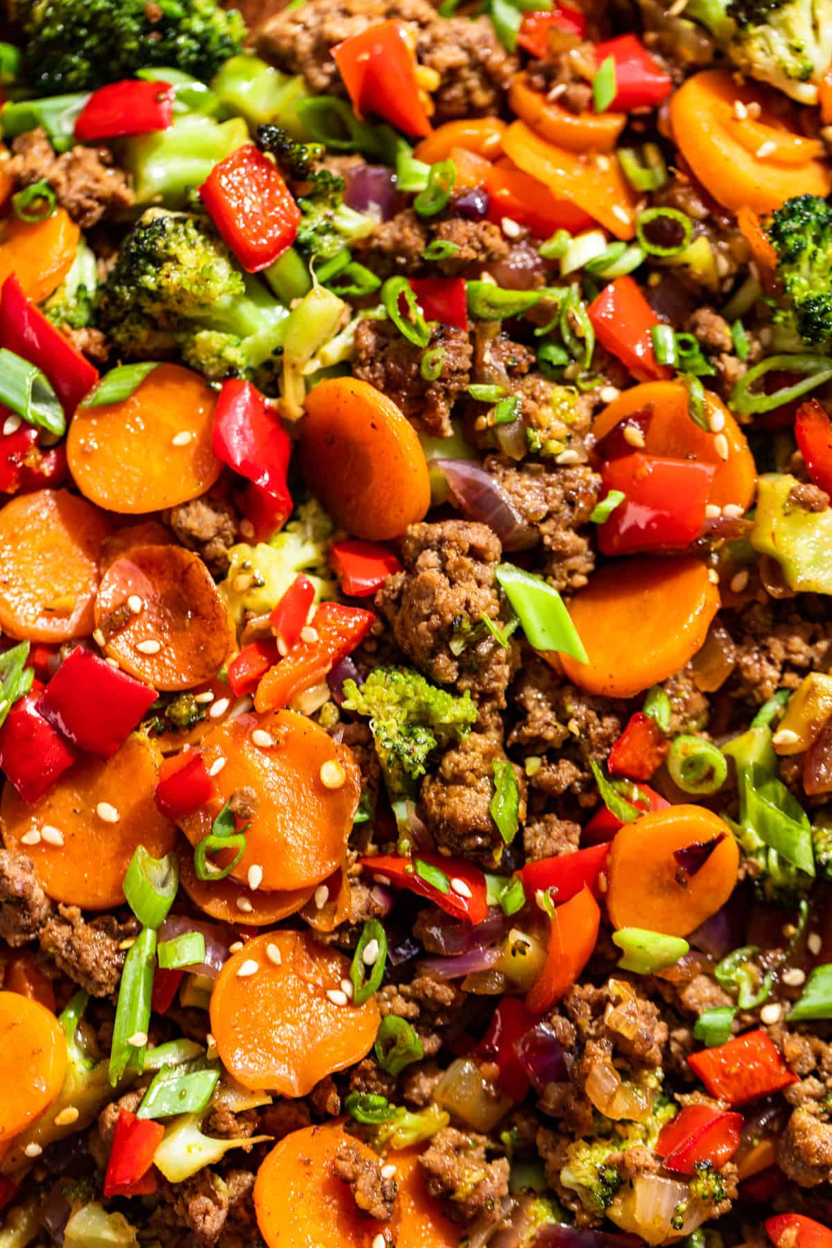 Close up macro photo of the Ground Beef Stir Fry with ground beef, bell pepper, broccoli, and carrots.