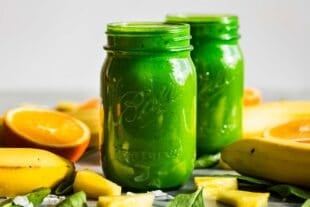 Detox Island Tropical Green Smoothie | Get Inspired Everyday!